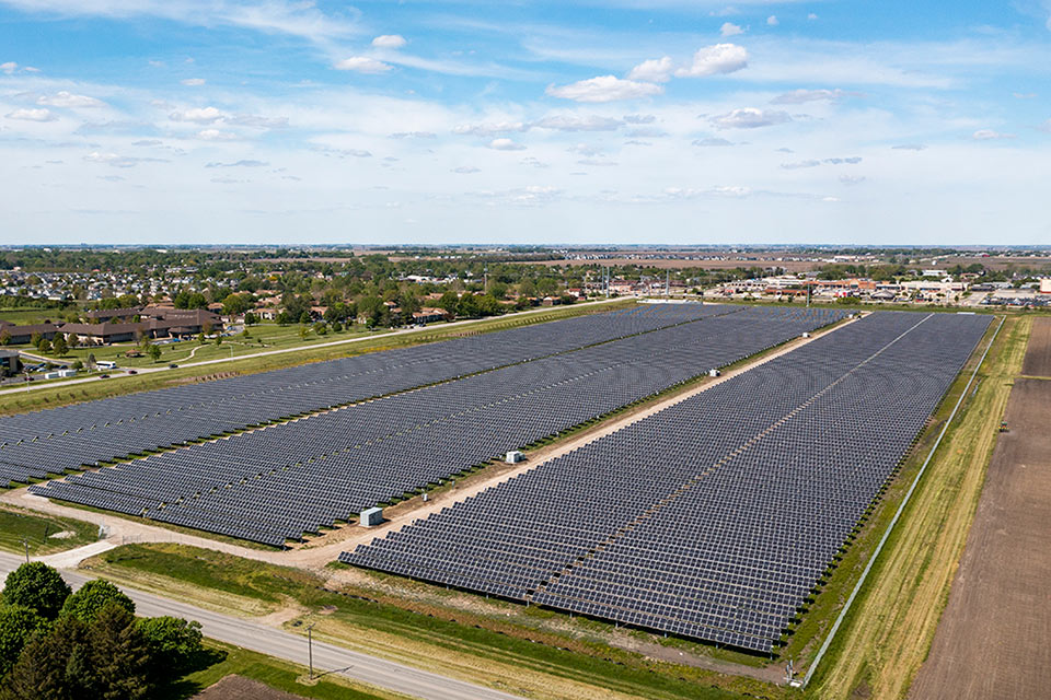 overhead view of solar panels at the University of Illinois Solar Farm
